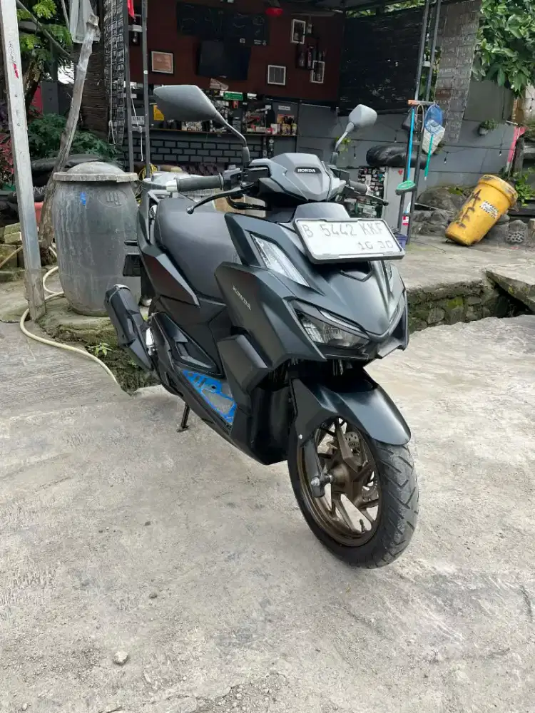 Honda Vario 160 ABS 2025 PAJAK HIDUP KM 1640 PERAK LIKE NEW