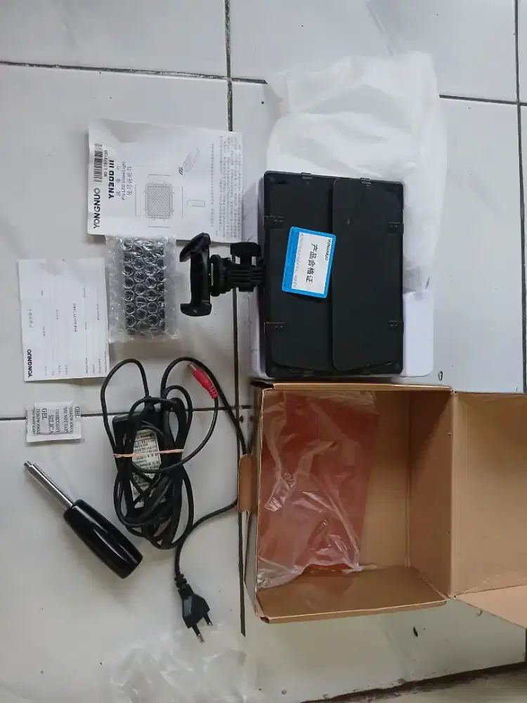 LAMPU LED YONGNUO YN300 III