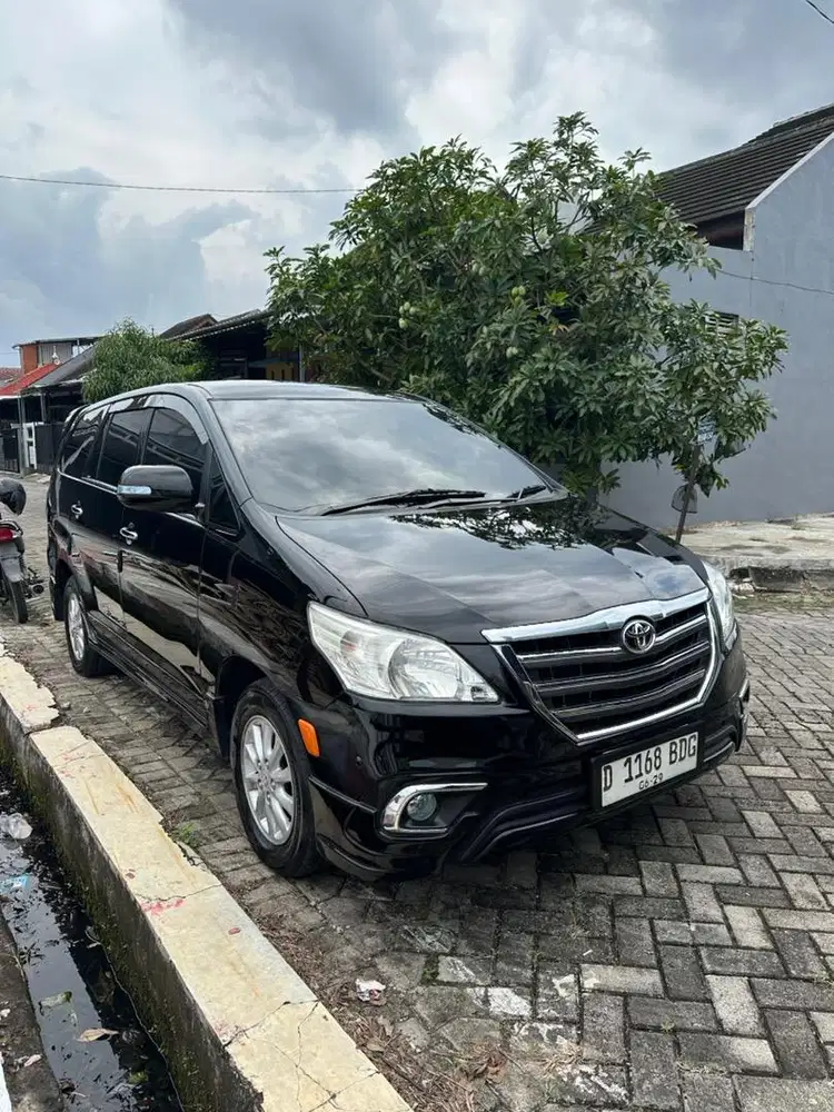 Toyota Kijang Innova V A/T 2014 Bensin Pemakai Pribadi Istimewa