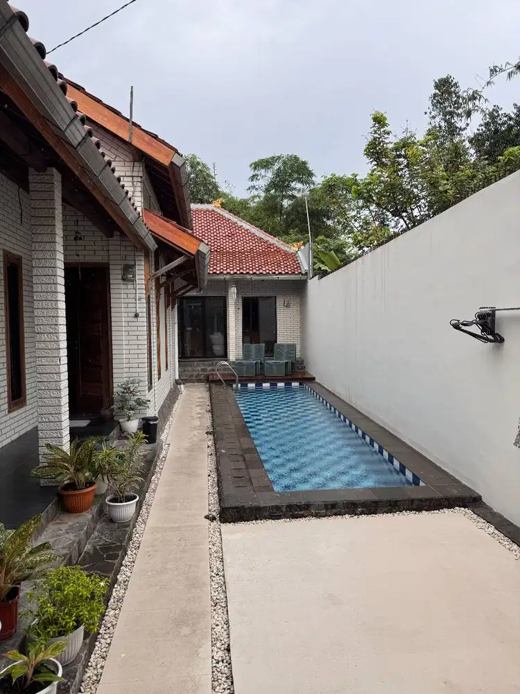 Villa Full Furnished Jati Modern - 5 KT + Pool Lokasi Sangat Strategis