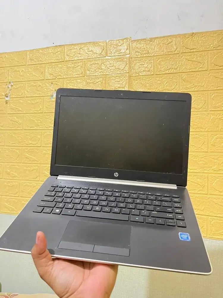 Laptop HP CK0011TU 4/256