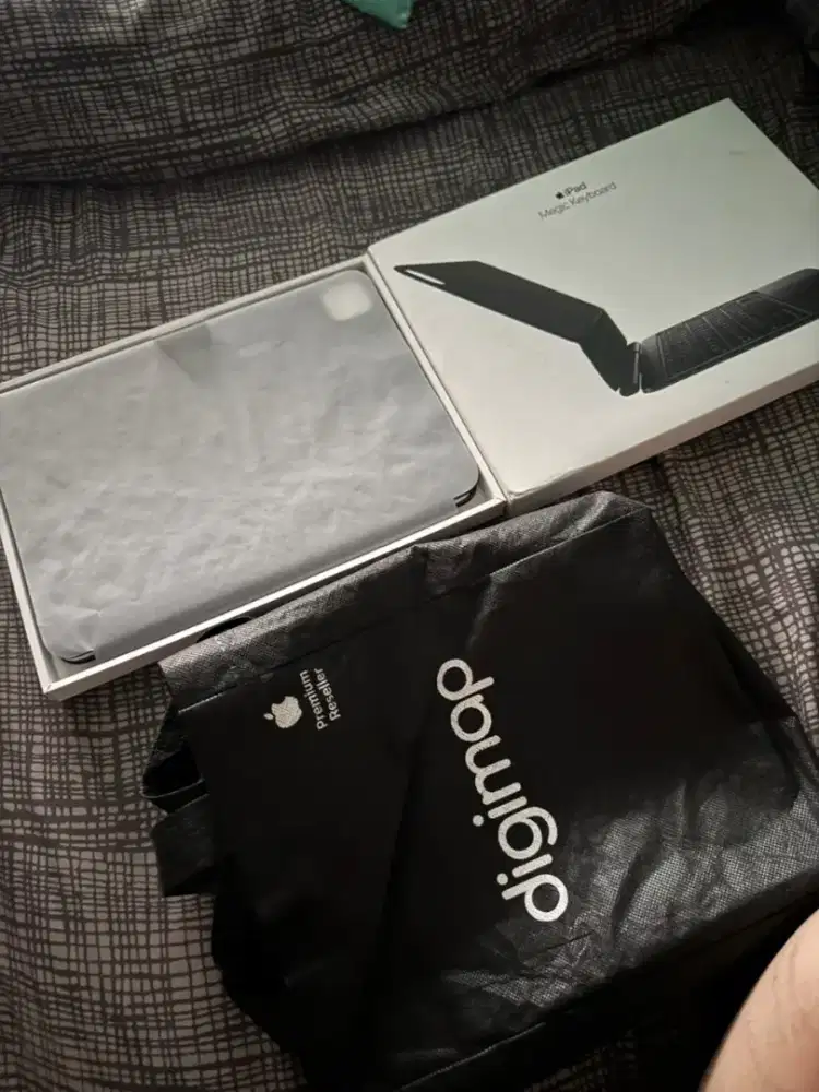 Apple Magic Keyboard for iPad Pro M4 or M5