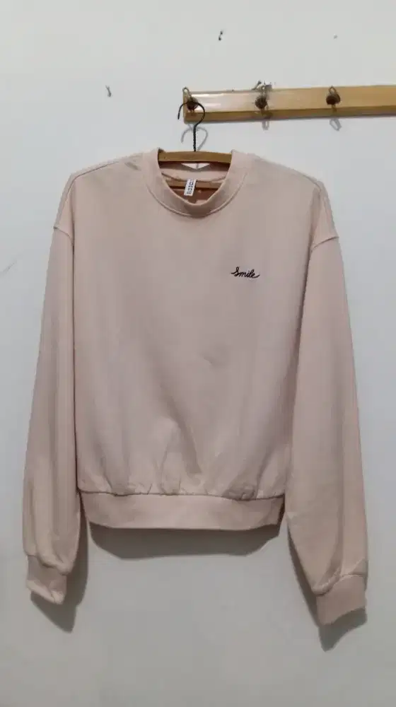 Preloved Sweater H&M Cropped Ori