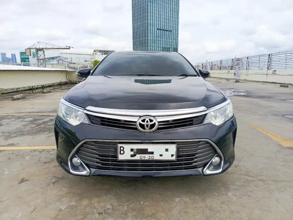Toyota Camry V KM 61rb 2015