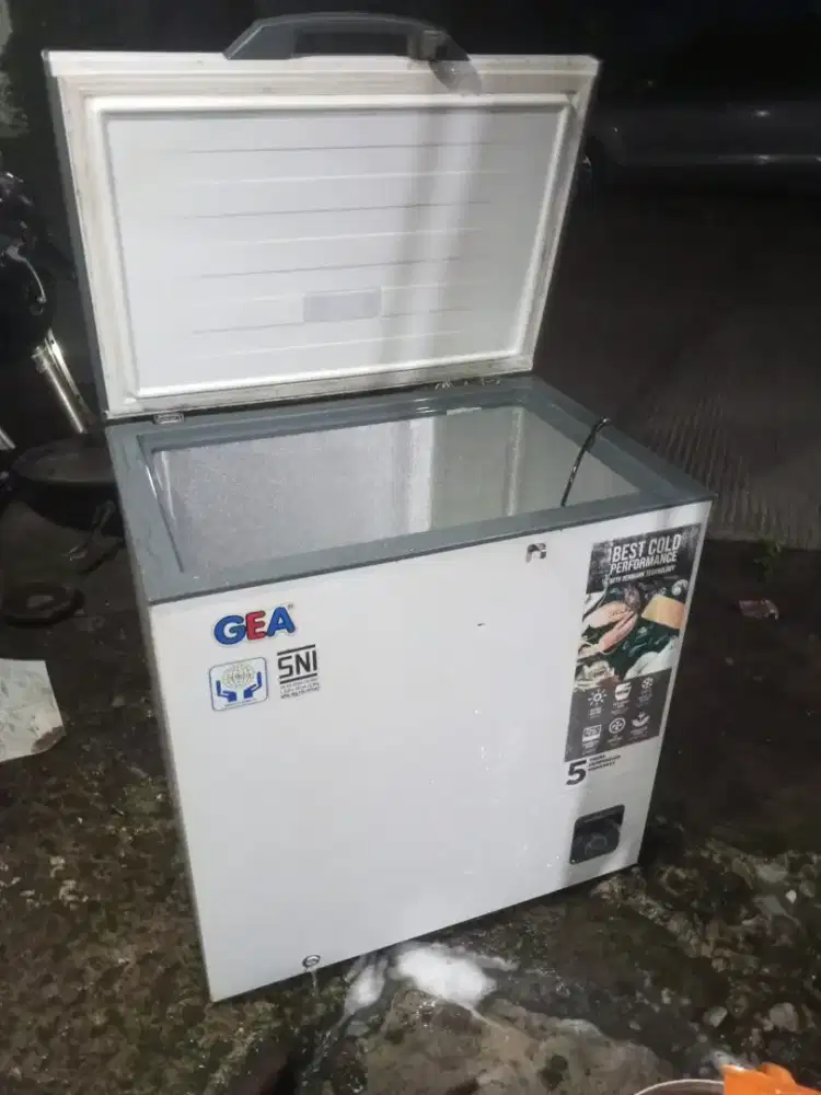 Jual bu freezer box kapasitas 210 liter normal no kendala