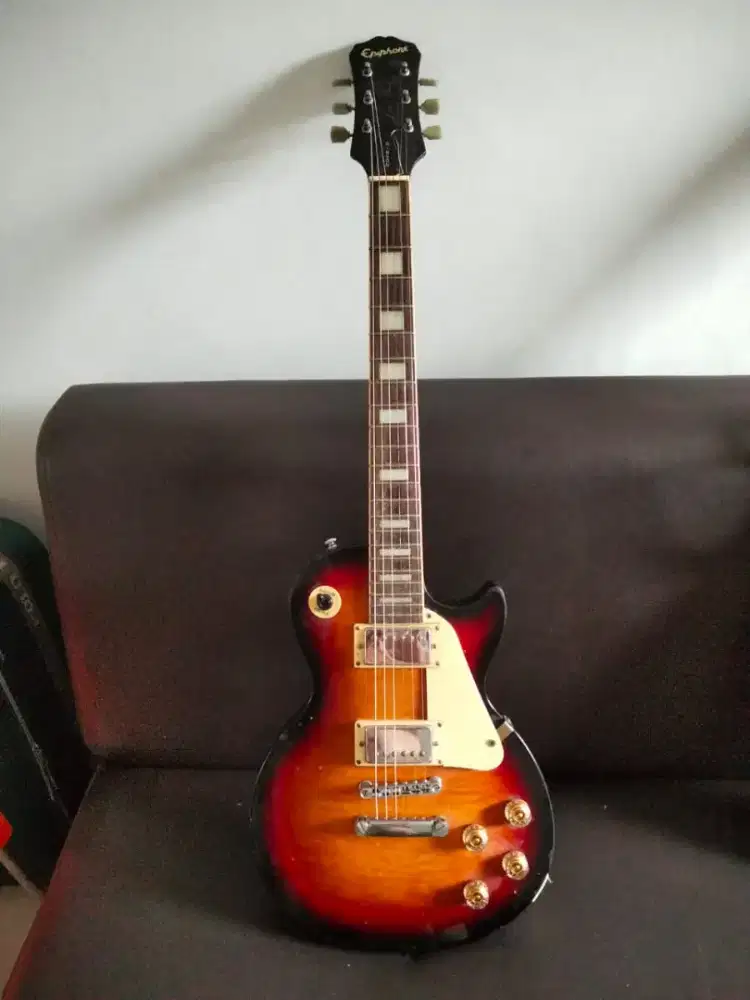 Gitar listrik merk Gibson model Les Paul