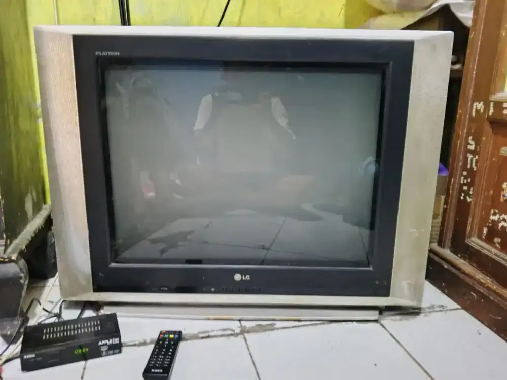 TV LG   FLATRON  29 inch  + STB  matrix
