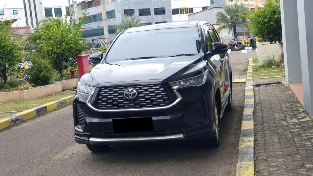 Km13rb toyota zenix v hybrid modelista 2024 dan 2024 hitam