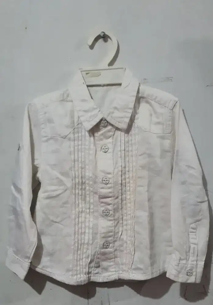 Kemeja putih anak