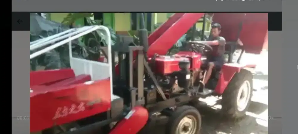 Mesin panen jagung modern