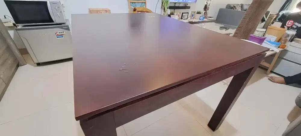 Dijual meja makan (bekas) kayu solid masih