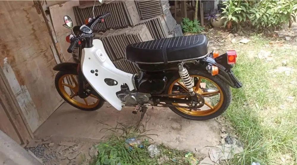 Honda C70  Plat AD Solo