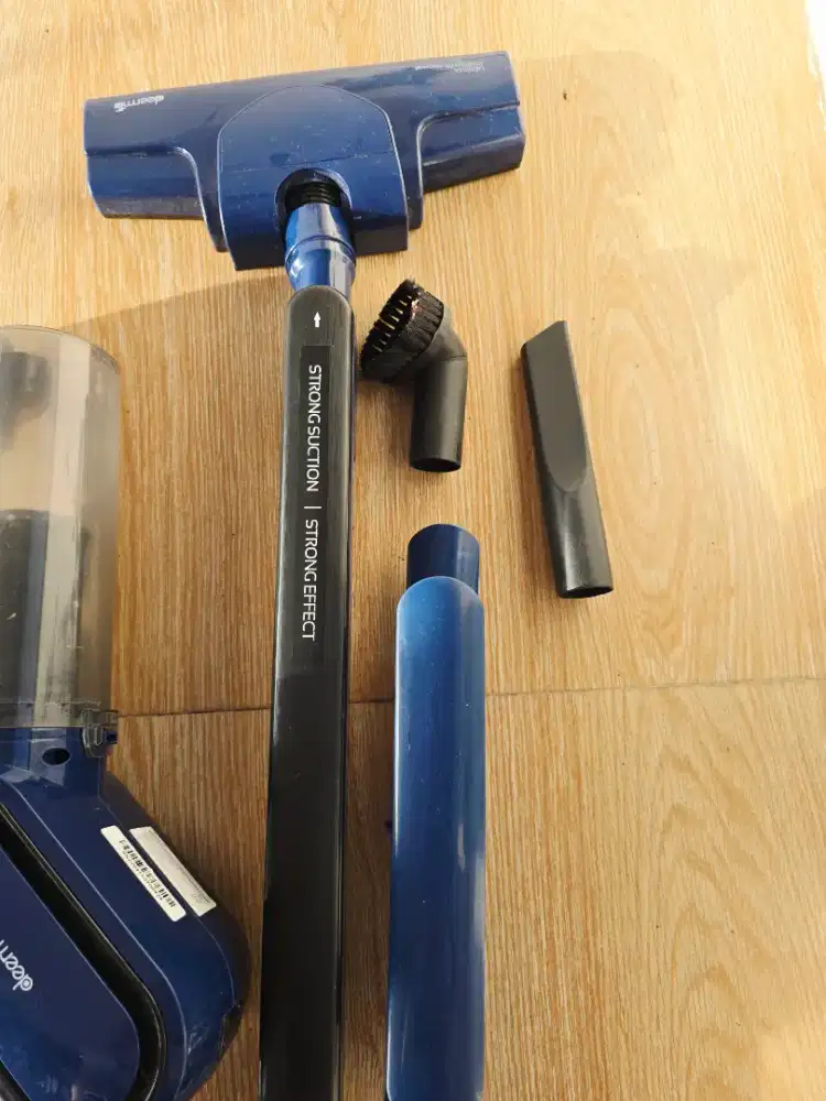 Vacuum Cleaner atau Penyedot Debu DEERMA