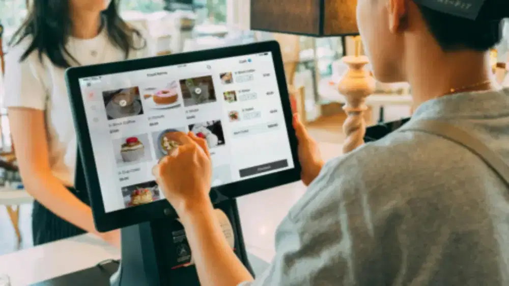 Karyawan Rumah Makan Padang