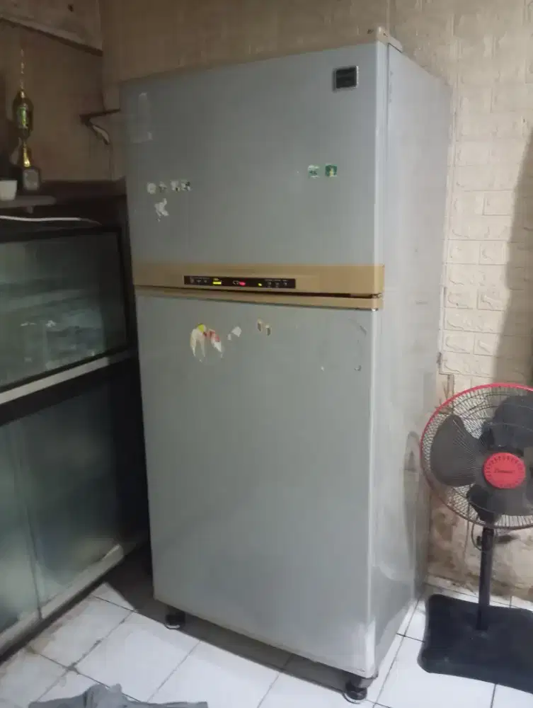 Kulkas 2 pintu jumbo inverter