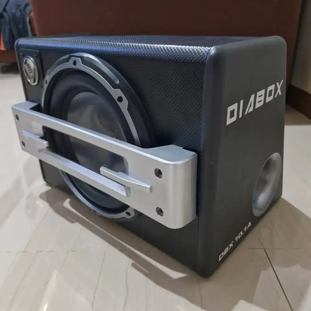 Subwoofer aktif venom dbx10.1A like new
