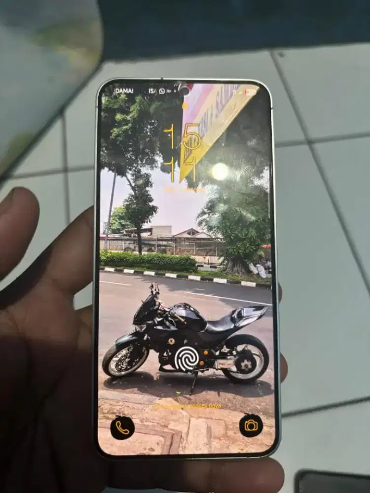 Samsung galaxy s24 like new