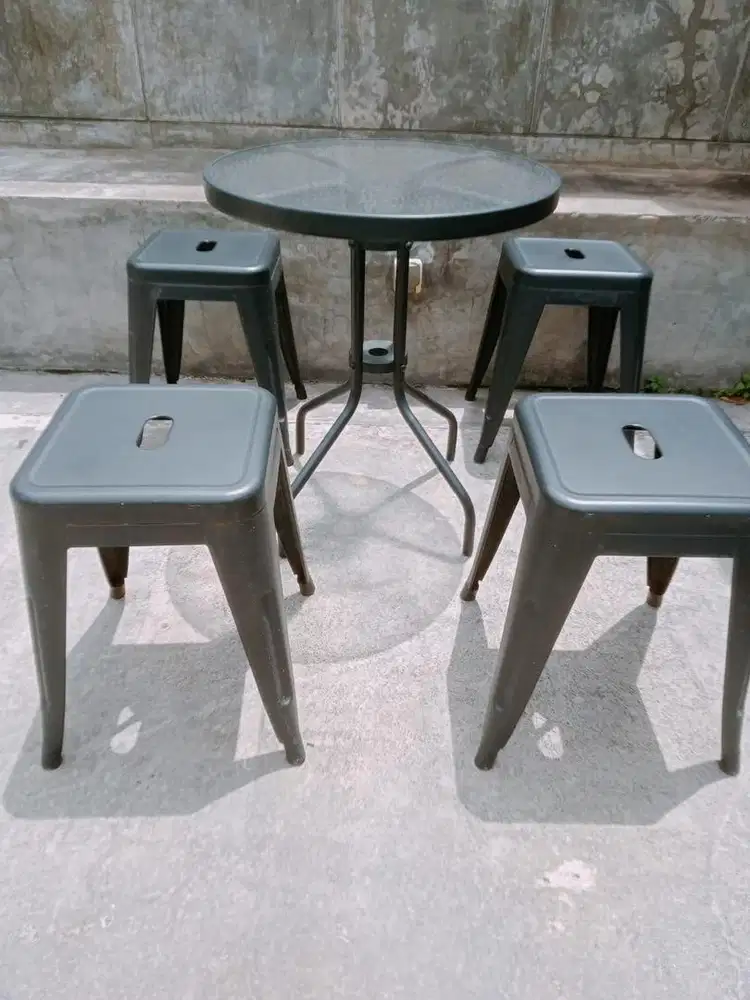 Dijual kursi dan meja bekas cafe