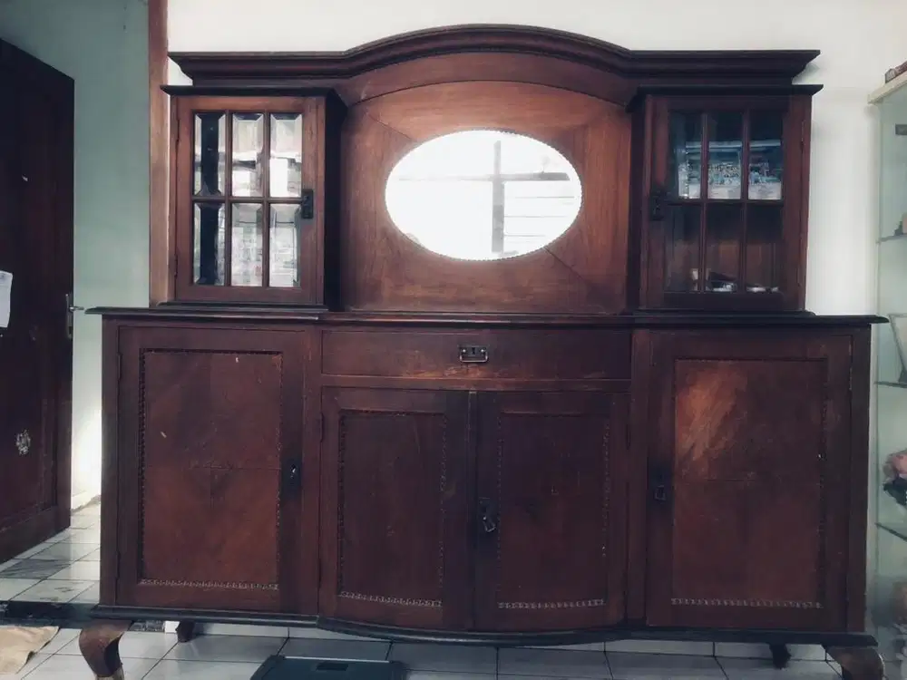 Bufet Antik Kolonial Belanda (1920-1940) cocok untuk kolektor