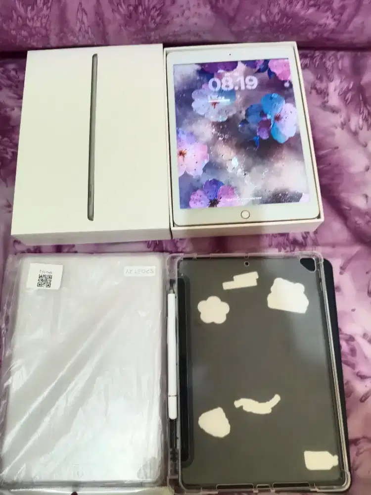 Dijual ipad gen 8 128 gb warna rose