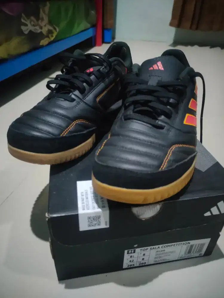 Sepatu Futsal Adidas Top Sala