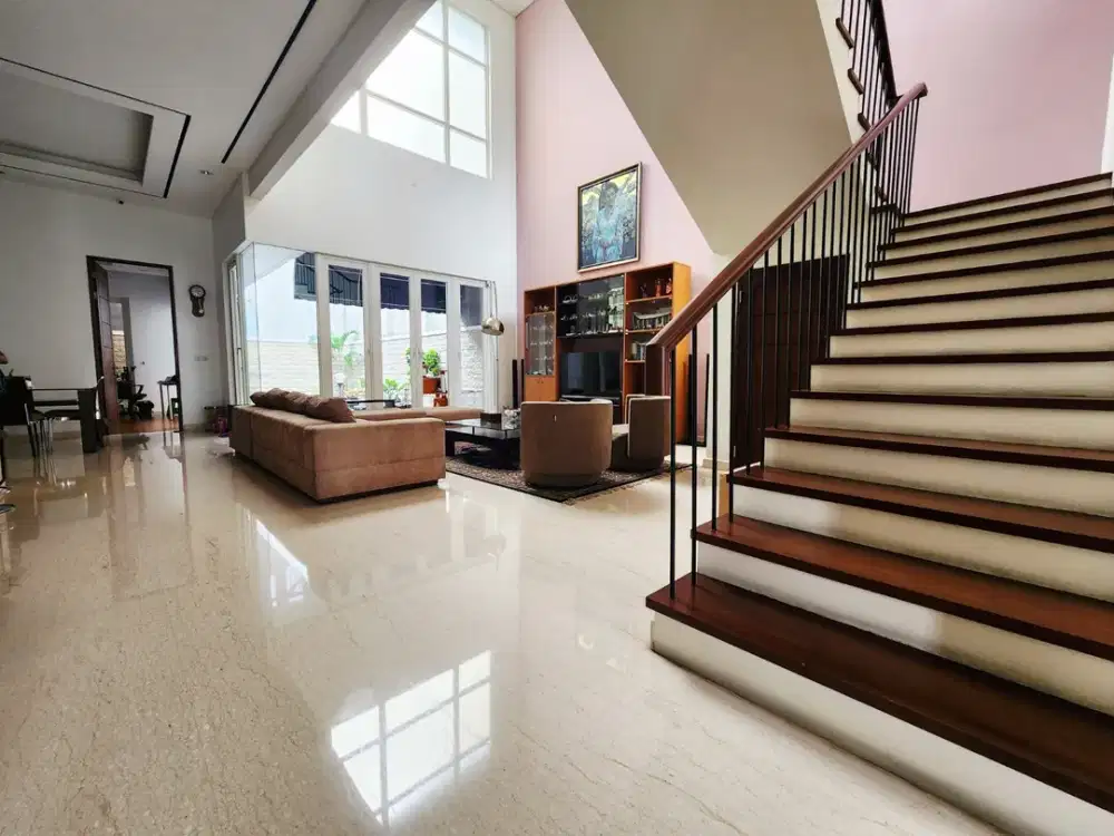 Rumah siap huni di Pondok Indah Jakarta Selatan