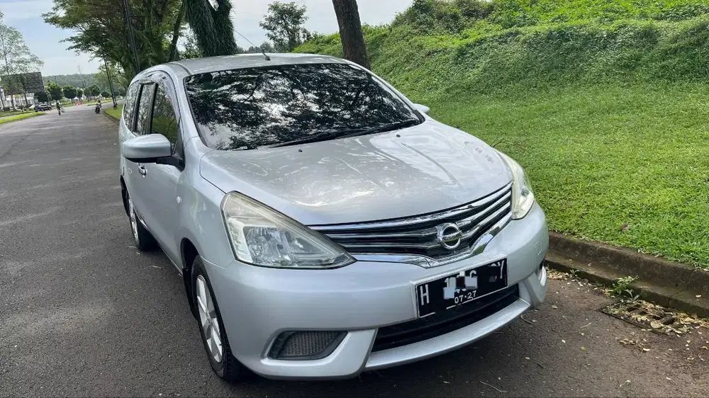Dijual Nissan Grand Livina SV CVT 2014