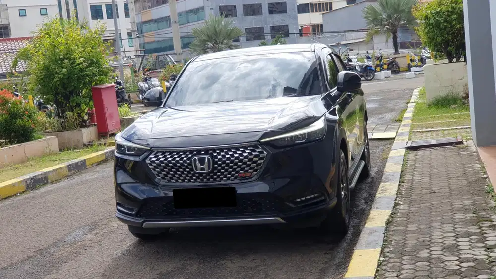 Honda hrv se sensing 2022 hitam