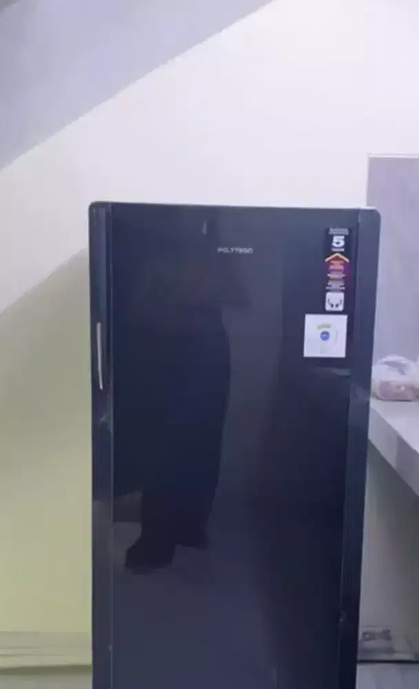 Kulkas Polytron 1 Pintu Type Belleza 180 L Hitam