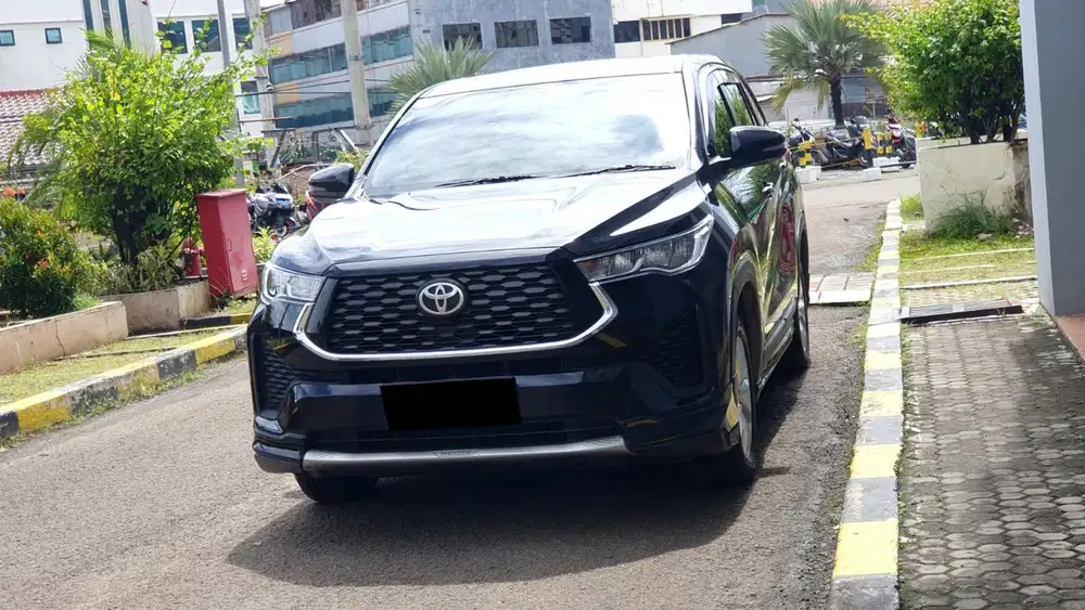Km28rb toyota zenix v hybrid modelista 2023 hitam