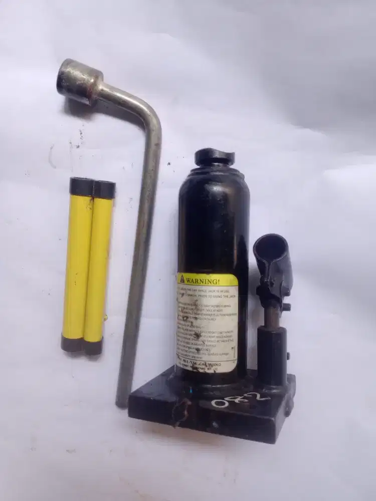 Dongkrak mitsubishi strada/pajero