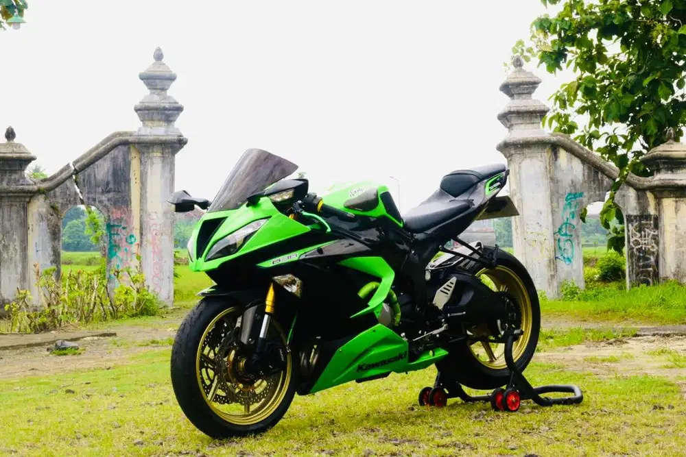 Kawasaki zx636R like new zx6R Z800 Z900 CBR 650 GSX 600
