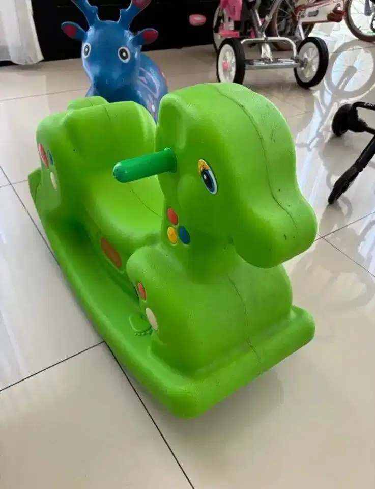 Mainan anak kuda-kudaan merk Little Giggles