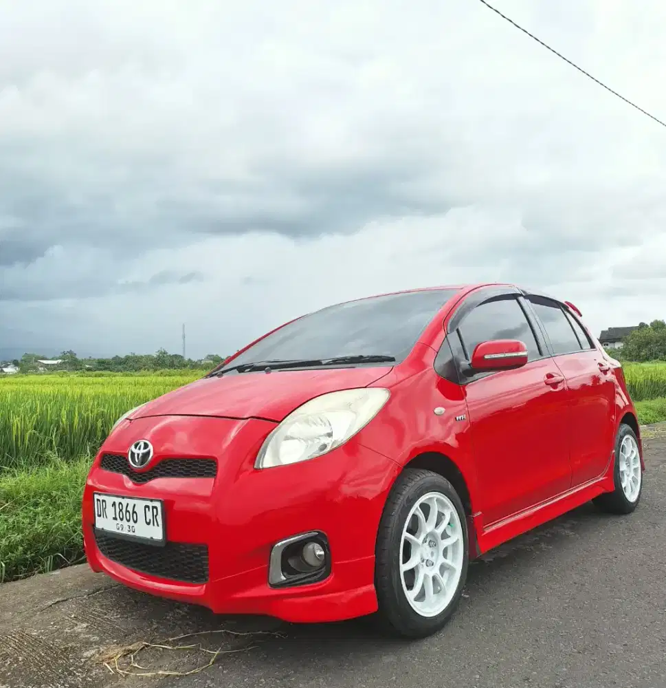 Jual cepat Toyota Yaris E A/T 2013
