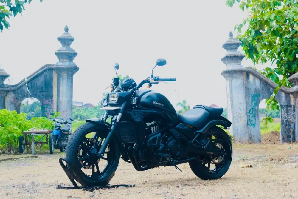 Kawasaki vulcan 650 ABS like new street500 Rebel500 er6n