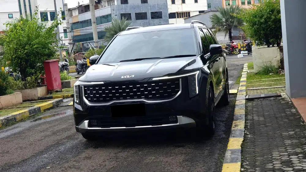 Kia grand carnival premiere diesel 7 seater 2024 hitam