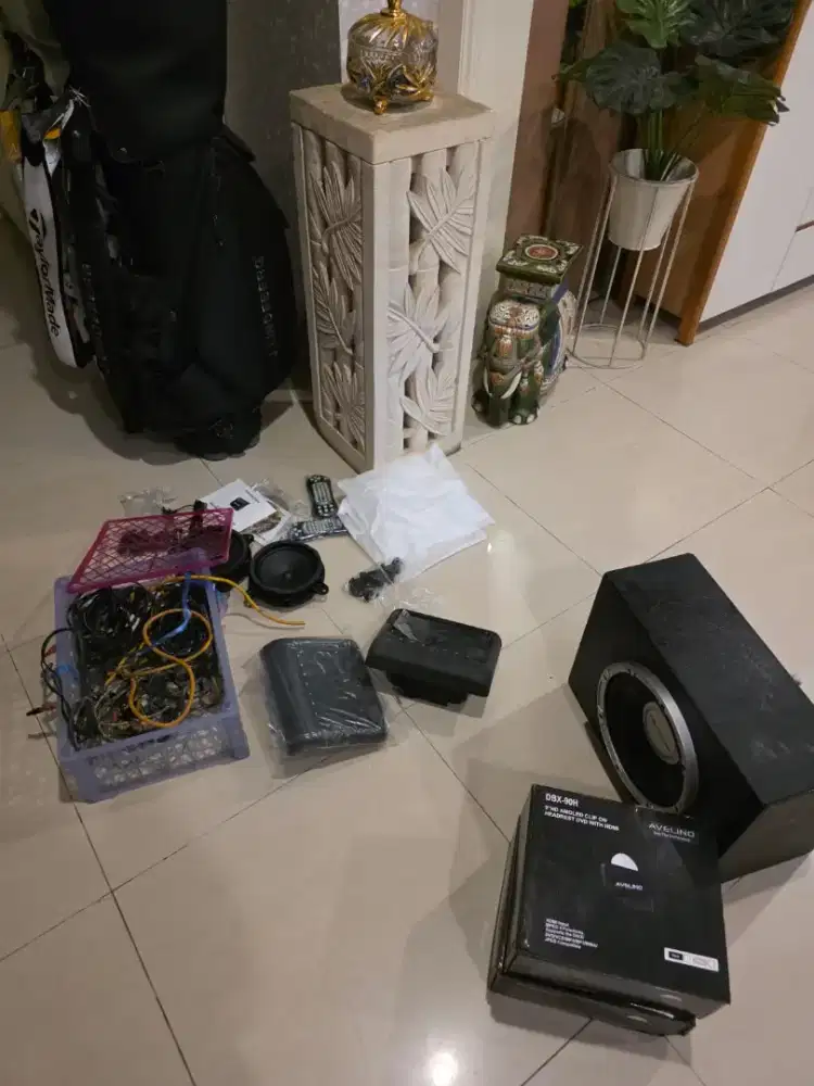 TV Headrest + Accessories ex mobil pribadi