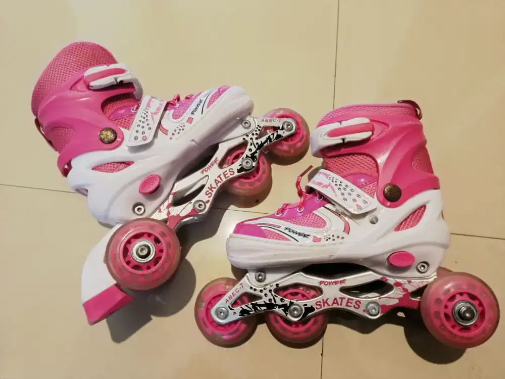 DIJUAL SEPATU RODA ANAK