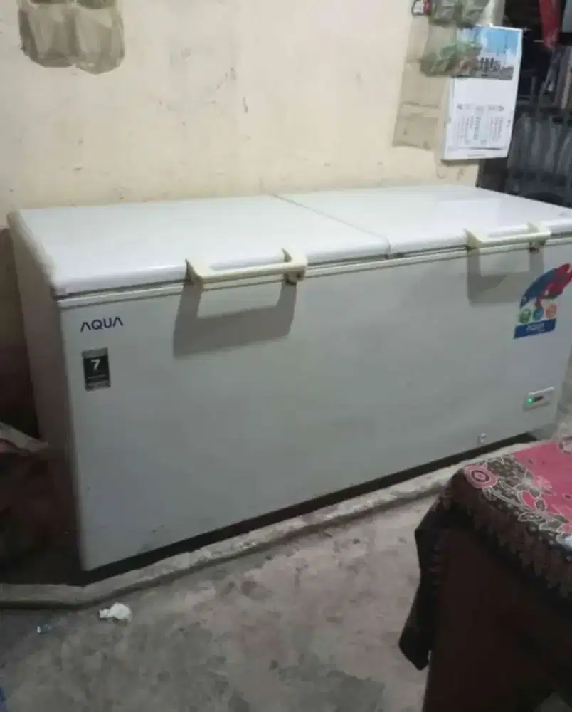 Freezer AQUA 650 Liter.pemakaian kurang 1 tahun