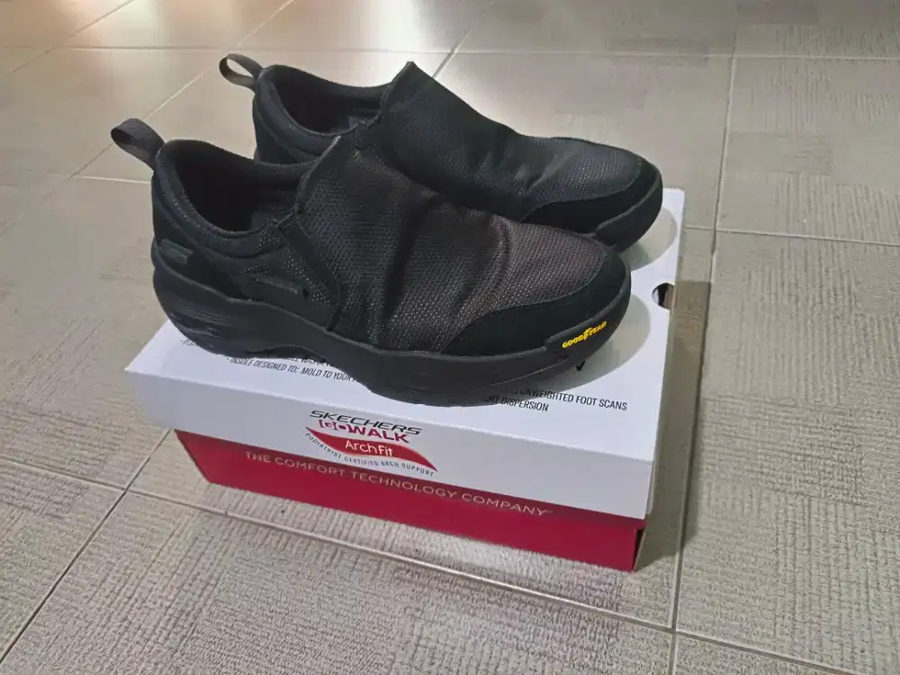 Jual sepatu second skechers