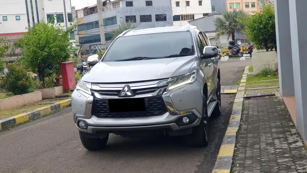 Km54rb mitsubishi pajero sport dakar 2019 silver sunroof