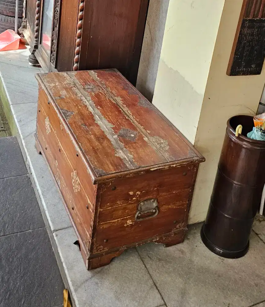 Peti Jati Jadul Besar Anti Rayap Antik Box Kotak Bagus Vintage