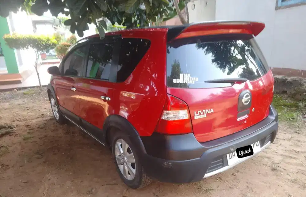 Mobel nisan livina tipe tinggi Manual 1.5 kondisi siap pakai