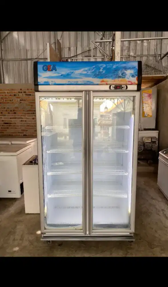 Showcase 2pintu GEA