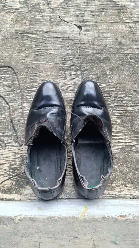 SEPATU KULIT ASLI HUSH PUPPIES