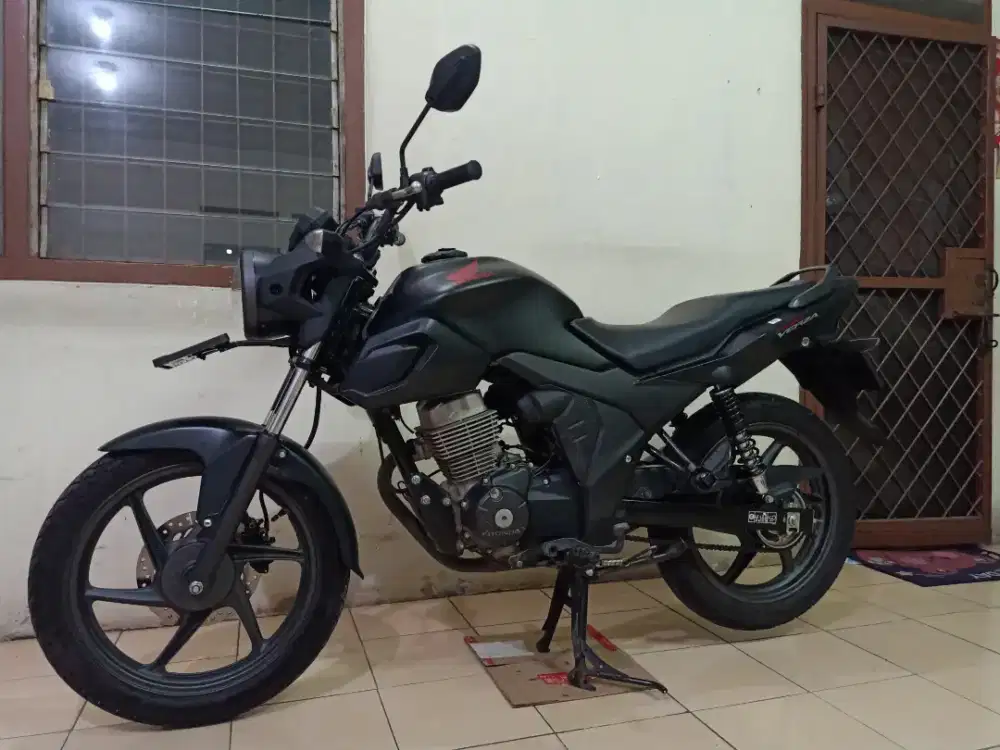 Honda VERZA CB 150 PGM-FI 2025 Akhir ( LIKE NEW / GRESS ) B DKI