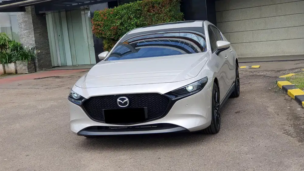 Km2rb mazda 3 hatchback skyactive 2023 sunroof silver pajak panjang