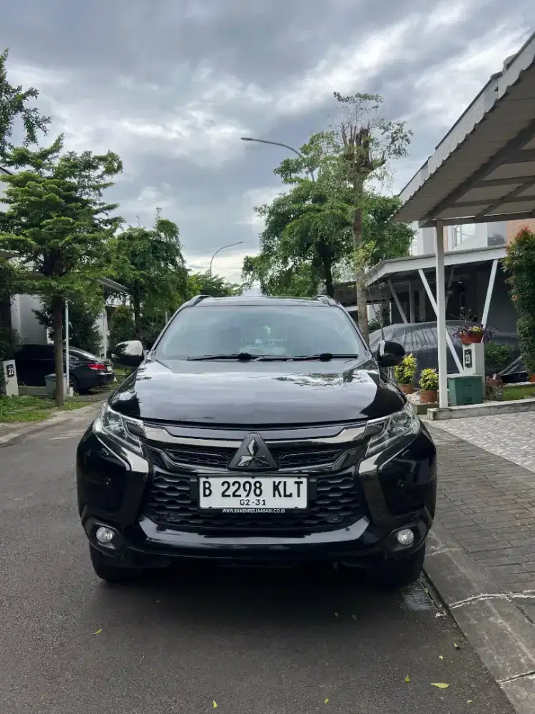 Pajero Sport Dakar 4x2 Matic 2020 Hitam