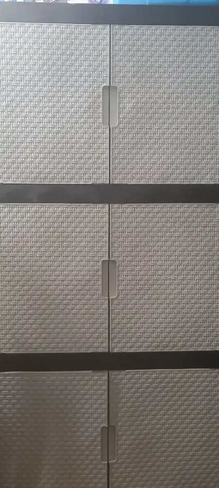 Lemari plastik 3 pintu