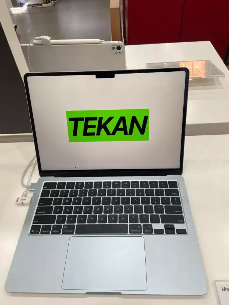 PROMO CICILAN BUNGA 0% MACBOOK AIR 13 INCI